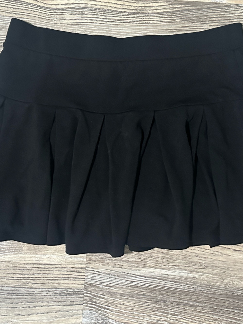 American Eagle Outfitters Black Pleated Flared Mini Skirt